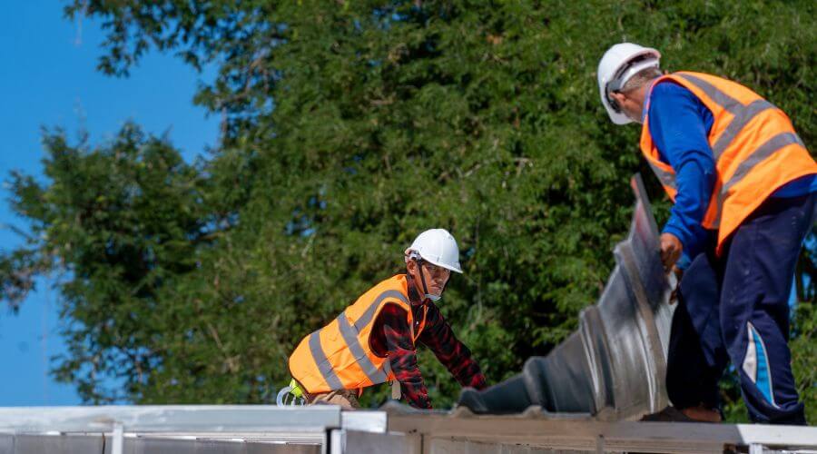Expert Emergency Roof Repairs services in Aurora, IA